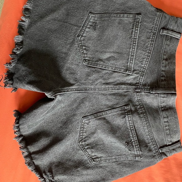 Shorts - Picture 2 of 3